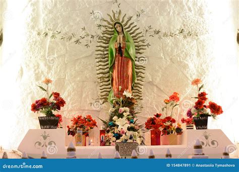 Kneeling at the altar of Virgen María’s sex